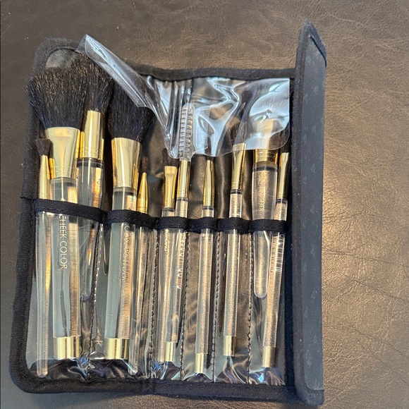 Other - Set of Makeup brushes as pictured NWOT